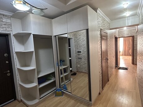 3 otaq · 110 m² · 20/22 mərtəbə, İnşaatçılar