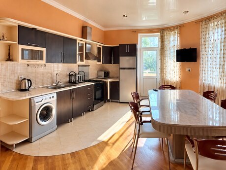 3-room new-build apartment for rent in Nizami, 130 m², 1 000 AZN/mo, photo 4 / 12