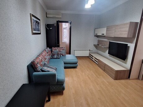 8-ci mikrorayonda 1 otaqlı köhnə tikili mənzil satılır, 42 m², 142 000 AZN, şəkil 4 / 12