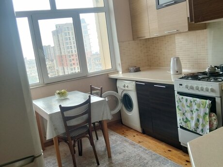 Həzi Aslanovda 3 otaqlı köhnə tikili mənzil satılır, 85 m², 178 000 AZN, şəkil 3 / 12