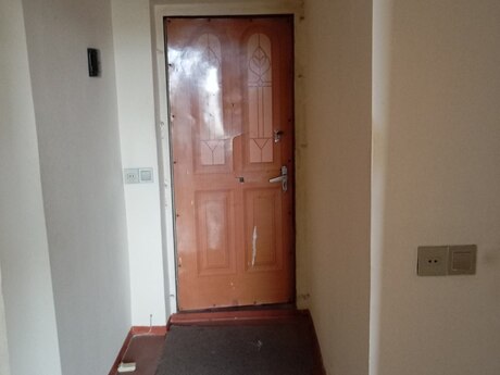 Neftçilərdə 1 otaqlı köhnə tikili mənzil satılır, 30 m², 100 000 AZN, şəkil 3 / 8