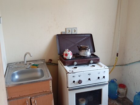 Neftçilərdə 1 otaqlı köhnə tikili mənzil satılır, 30 m², 100 000 AZN, şəkil 5 / 8
