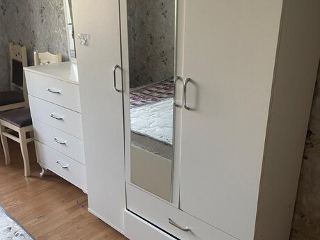 8-ci mikrorayonda 2 otaqlı köhnə tikili mənzil kirayə verilir, 42 m², 700 AZN/ay, şəkil 4 / 9