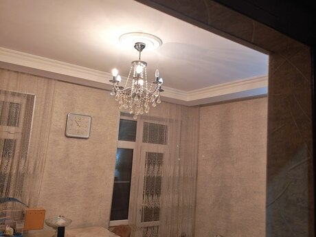 Neftçilərdə 3 otaqlı köhnə tikili mənzil satılır, 60 m², 155 000 AZN, şəkil 2 / 12