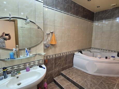 28 Mayda 4 otaqlı yeni tikili mənzil satılır, 210 m², 510 000 AZN, şəkil 4 / 5