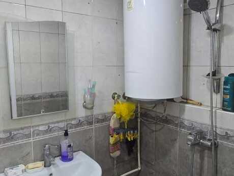 Gənclikdə 2 otaqlı köhnə tikili mənzil satılır, 50 m², 160 000 AZN, şəkil 3 / 12