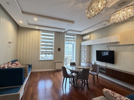 Sahildə 3 otaqlı köhnə tikili mənzil kirayə verilir, 76 m², 1 000 AZN/ay, şəkil 3 / 12