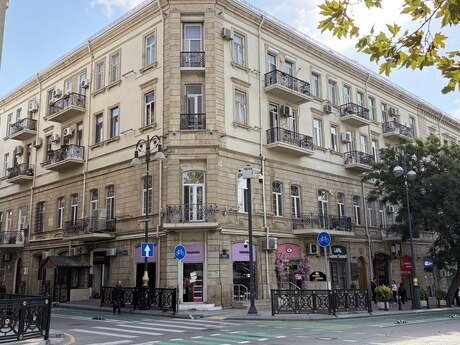 Sahildə 3 otaqlı köhnə tikili mənzil kirayə verilir, 76 m², 1 000 AZN/ay, şəkil 2 / 12