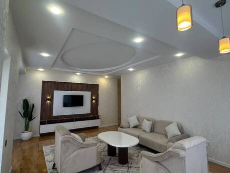 Объявление №6539022 - Баку, м. Ичеришехер, 4-комн., 180 м², 1/2 этаж