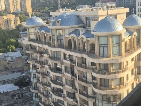 5 otaqlı mənzil, 258 m², İçəri Şəhər, 800 000 AZN