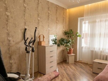 Qaraçuxurda 4 otaqlı köhnə tikili mənzil satılır, 90 m², 185 000 AZN, şəkil 3 / 12