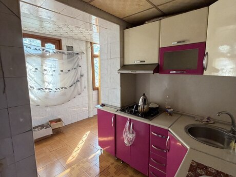 Qara Qarayevdə 2 otaqlı köhnə tikili mənzil satılır, 65 m², 170 000 AZN, şəkil 2 / 8
