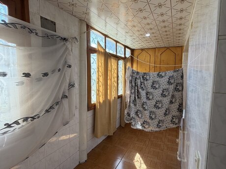 Qara Qarayevdə 2 otaqlı köhnə tikili mənzil satılır, 65 m², 170 000 AZN, şəkil 3 / 8