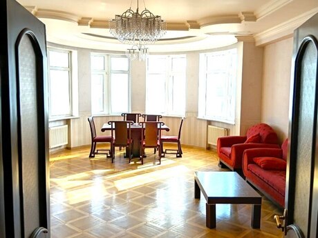 3 otaq · 165 m²