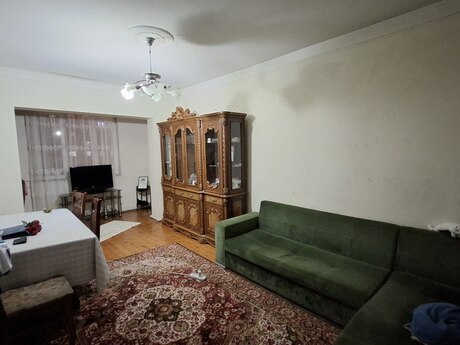 2-room old-build apartment for sale in Azadlıq Prospekti, 70 m², 185 000 AZN, photo 2 / 12