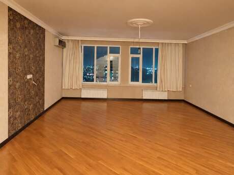 4 otaq · 204 m² · 16/17 mərtəbə, Qara Qarayev