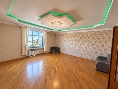 3 otaq · 135 m²