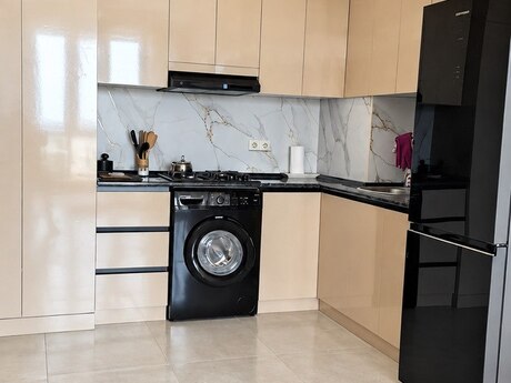 Gənclikdə 2 otaqlı yeni tikili mənzil kirayə verilir, 60 m², 1 000 AZN/ay, şəkil 3 / 12