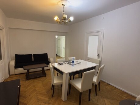 3-room old-build apartment for rent in 28 May, 67 m², 950 AZN/mo, photo 3 / 4
