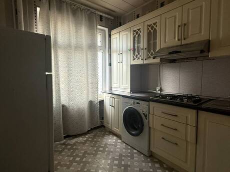 Nəriman Nərimanovda 2 otaqlı köhnə tikili mənzil satılır, 51 m², 168 000 AZN, şəkil 2 / 12
