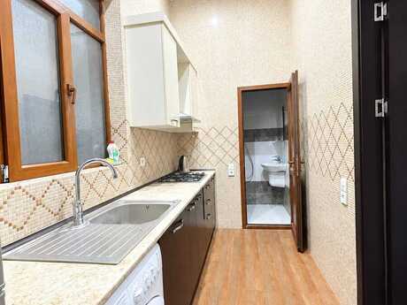 Sahildə 1 otaqlı köhnə tikili mənzil kirayə verilir, 30 m², 680 AZN/ay, şəkil 4 / 5