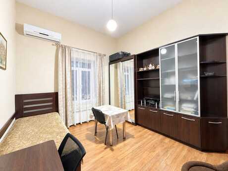 Sahildə 1 otaqlı köhnə tikili mənzil kirayə verilir, 30 m², 680 AZN/ay, şəkil 2 / 5