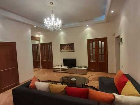 İçəri Şəhərdə 4 otaqlı köhnə tikili mənzil kirayə verilir, 110 m², 1 500 AZN/ay, şəkil 4 / 12