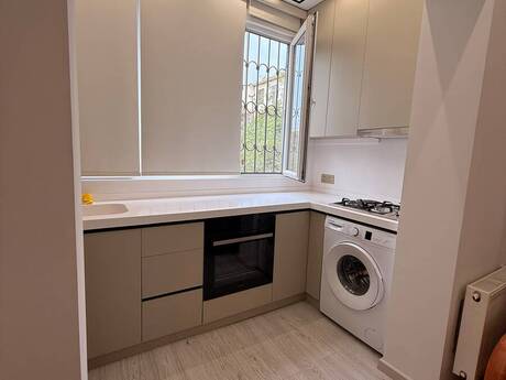 Gənclikdə 3 otaqlı köhnə tikili mənzil kirayə verilir, 55 m², 1 100 AZN/ay, şəkil 3 / 12