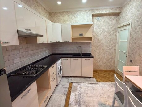 Bakıxanovda 2 otaqlı yeni tikili mənzil kirayə verilir, 70 m², 800 AZN/ay, şəkil 3 / 9