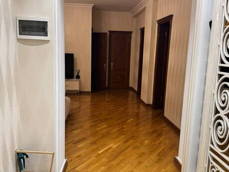 4-room new-build apartment for sale in Gənclik, 159 m², 415 000 AZN, photo 2 / 12
