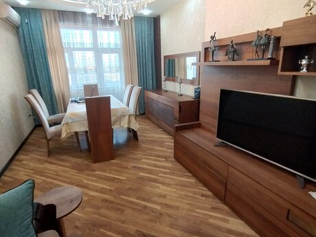 2 otaq · 80 m² · 15/17 mərtəbə, Qara Qarayev