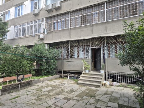 Gənclikdə 4 otaqlı köhnə tikili mənzil satılır, 100 m², 250 000 AZN, şəkil 3 / 9
