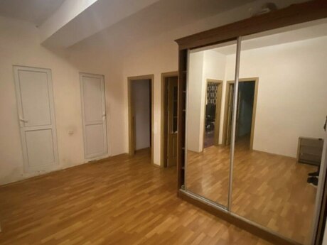 Gənclikdə 3 otaqlı köhnə tikili mənzil kirayə verilir, 95 m², 900 AZN/ay, şəkil 2 / 10