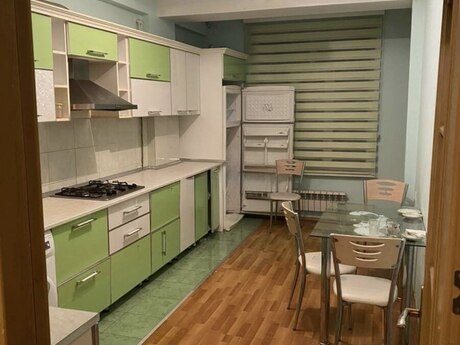 Объявление №6539609 - Баку, м. Гянджлик, 3-комн., 95 м², 2/5 этаж