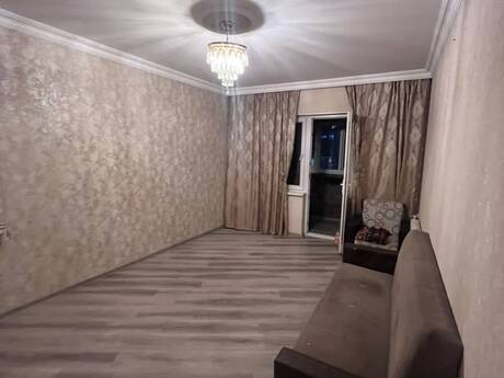 Elan №6539633 - Bakı, Xalqlar Dostluğu m., 2 otaqlı, 40 m², 5/10 mərtəbə