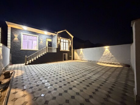 Sarayda 4 otaqlı həyət evi satılır, 120 m², 90 000 AZN, şəkil 2 / 9