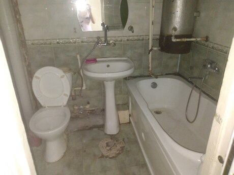 Bakıxanovda 2 otaqlı köhnə tikili mənzil satılır, 48 m², 125 000 AZN, şəkil 2 / 12
