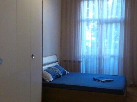 Sahildə 2 otaqlı köhnə tikili mənzil kirayə verilir, 65 m², 1 000 AZN/ay, şəkil 3 / 9