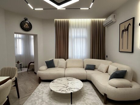 White Tower kompleksində 2 otaqlı yeni tikili mənzil kirayə verilir, 93 m², 1 800 AZN/ay, şəkil 3 / 12
