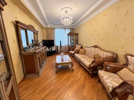 3 otaq · 125 m² · 2/18 mərtəbə, İnşaatçılar