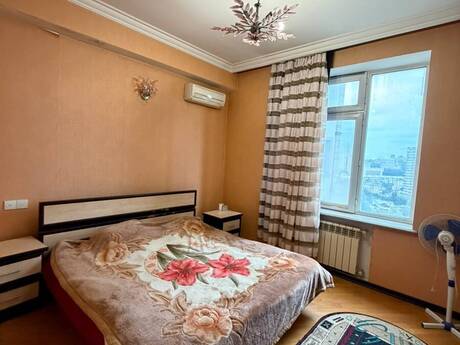 İçəri Şəhərdə 3 otaqlı yeni tikili mənzil kirayə verilir, 118 m², 900 AZN/ay, şəkil 4 / 8