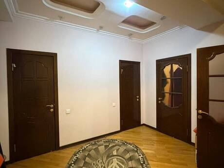 İçəri Şəhərdə 3 otaqlı yeni tikili mənzil kirayə verilir, 118 m², 900 AZN/ay, şəkil 3 / 8