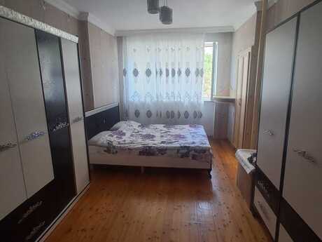 Продаётся 3-комнатная квартира в старом фонде, Həzi Aslanov, 80 м², 196 000 AZN, фото 2 / 9