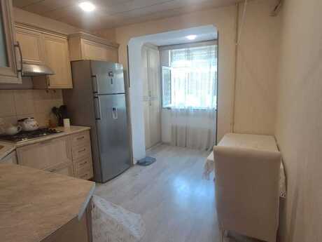 Продаётся 3-комнатная квартира в старом фонде, Həzi Aslanov, 80 м², 196 000 AZN, фото 5 / 9