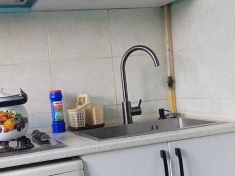 Gənclikdə 3 otaqlı köhnə tikili mənzil kirayə verilir, 95 m², 800 AZN/ay, şəkil 3 / 12