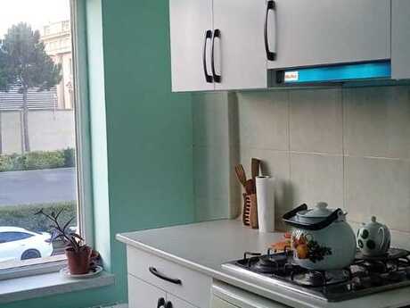 Gənclikdə 3 otaqlı köhnə tikili mənzil kirayə verilir, 95 m², 800 AZN/ay, şəkil 5 / 12