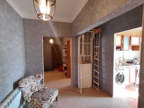 İnşaatçılarda 5 otaqlı köhnə tikili mənzil satılır, 130 m², 285 000 AZN, şəkil 5 / 12
