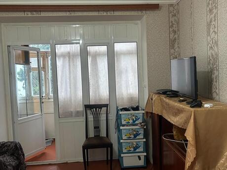 Qara Qarayevdə 2 otaqlı köhnə tikili mənzil kirayə verilir, 35 m², 470 AZN/ay, şəkil 2 / 10