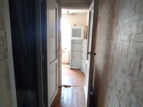 Bakıxanovda 1 otaqlı köhnə tikili mənzil satılır, 37 m², 97 000 AZN, şəkil 2 / 4