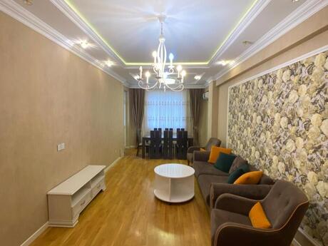 İnşaatçılarda 3 otaqlı yeni tikili mənzil satılır, 130 m², 295 000 AZN, şəkil 2 / 12